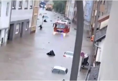 Γερμανία: Οι «πλημμύρες του αιώνα» στο Ζάαρλαντ, απομακρύνθηκαν εκατοντάδες άνθρωποι από τα σπίτια τους