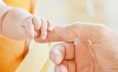 Κόρινθος: Νεαρή γυναίκα δεν πρόλαβε και γέννησε σε προαύλιο νοσοκομείου
