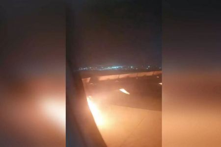Κινητήρας αεροπλάνου τυλίχθηκε στις φλόγες - Στιγμές τρόμου σε πτήση της Air India