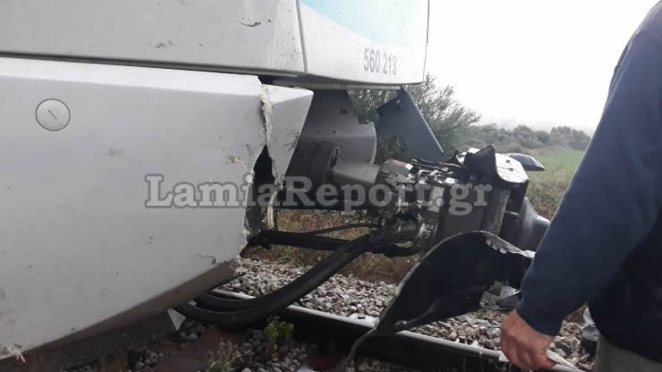 Τρένο παρέσυρε αυτοκίνητο στη Φθιώτιδα - μια γυναικα νεκρή