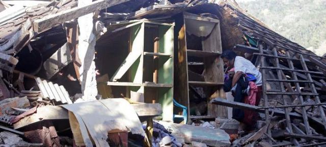 Ινδονησία: 321 οι νεκρoί από τον σεισμό στο νησί Λομπόκ