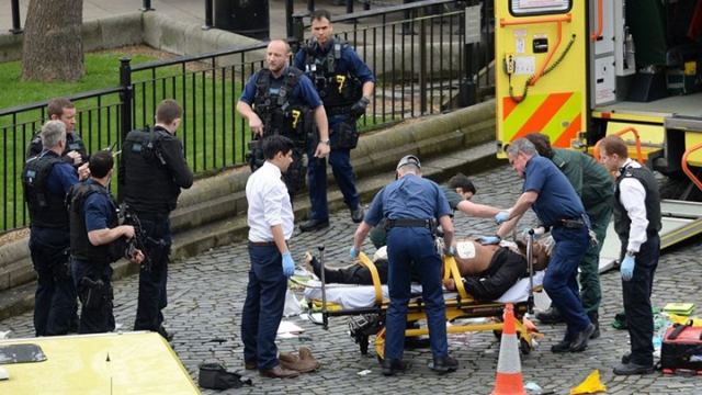Αυτός είναι ο δράστης της επίθεσης στο βρετανικό κοινοβούλιο – ΦΩΤΟ
