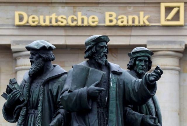 Νέο «χαστούκι» Fitch στην Deutsche Bank
