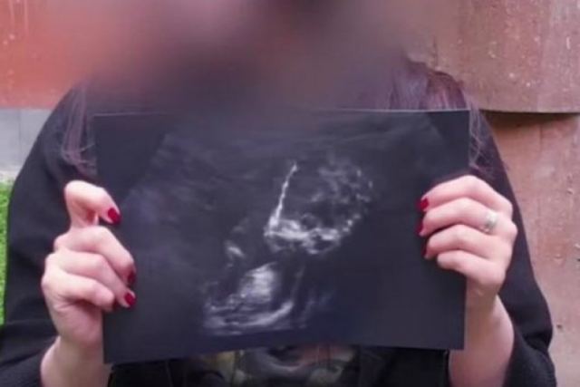 Γυναίκα υποστήριξε πως ταξίδεψε στον χρόνο και έμεινε έγκυος από…εξωγήινους