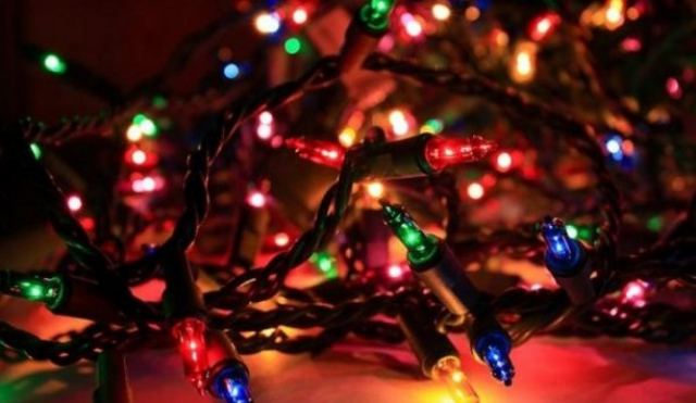 Τα λαμπάκια στο χριστουγεννιάτικο δέντρο μπορεί να επηρεάσουν το Wi-Fi