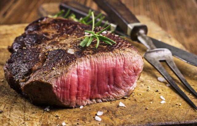 Από ποιες ασθένειες κινδυνεύουν όσοι καταναλώνουν μεγάλες ποσότητες κόκκινου κρέατος