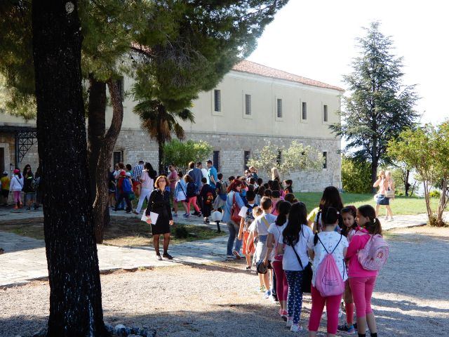 Μαθητές και εκπαιδευτικοί στο Κάστρο της Λαμίας για τις «Πράσινες Πολιτιστικές Διαδρομές 2017»