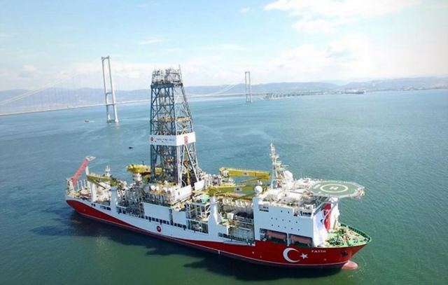 Με συνοδεία πολεμικών πλοίων της Τουρκίας το «Πορθητής» και το «Barbaros»