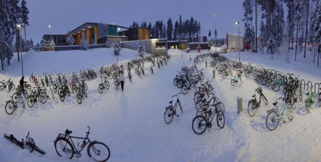 Η πόλη που τα παιδιά πάνε σχολείο με ποδήλατο ακόμα και με -17°C