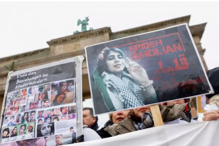 Ευρωπαϊκό Κοινοβούλιο: Με το βραβείο Ζαχάροφ τιμήθηκε μετά θάνατον η Μαχσά Αμινί και το κίνημα γυναικών του Ιράν