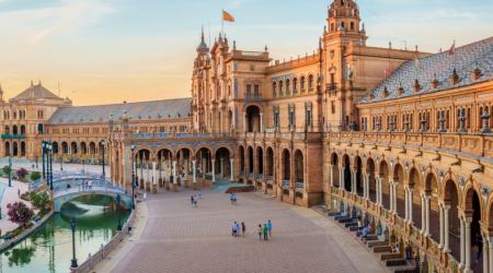 Ισπανία: Θα πληρώνουν εισιτήριο οι τουρίστες για να δουν την διάσημη πλατεία Σεβίλλης