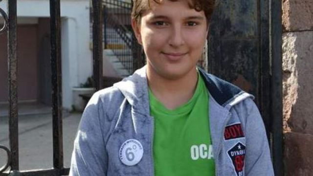 Ο 13χρονος Αφγανός που θα παρελάσει στη Λέσβο: Τιμώ τους Έλληνες που πολέμησαν για την ελευθερία