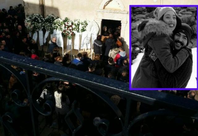 Θρήνος στην κηδεία του Χρήστου που σκοτώθηκε στο πολύνεκρο τροχαίο της Κρήτης [pics]