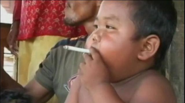 Απεξαρτήθηκε ο δίχρονος που κάπνιζε 40 τσιγάρα την ημέρα