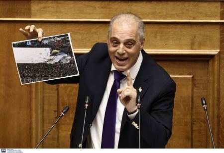 Βελόπουλος: Η κυβέρνηση δεν έκανε τίποτα για να αποτρέψει το δυστύχημα των Τεμπών