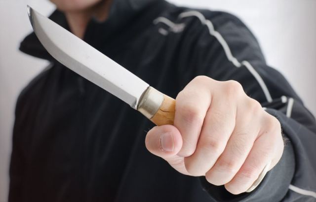 Φοιτητής έβγαλε… μαχαίρι σε γείτονα επειδή έκανε φασαρία!