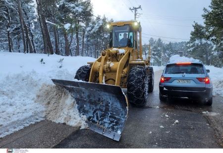 Ο Κικίλιας θέτει σε ετοιμότητα τις εταιρείες μηχανημάτων έργου για το ενδεχόμενο χιονιά
