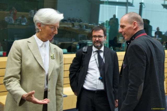 Βόμβα από το ΔΝΤ: Μη βιώσιμο το χρέος - Η Ελλάδα χρειάζεται 50 δισ. μέχρι το 2018