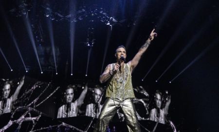 Robbie Williams: Ο σούπερ σταρ έρχεται το καλοκαίρι στην Ελλάδα για συναυλία στο Rockwave Festival