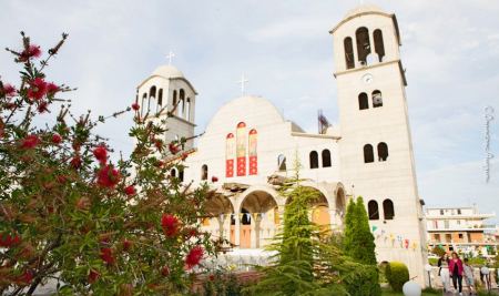 Νέα Μαγνησία Λαμίας: Εορταστικές εκδηλώσεις για τους Αγίους Κωνσταντίνο και Ελένη
