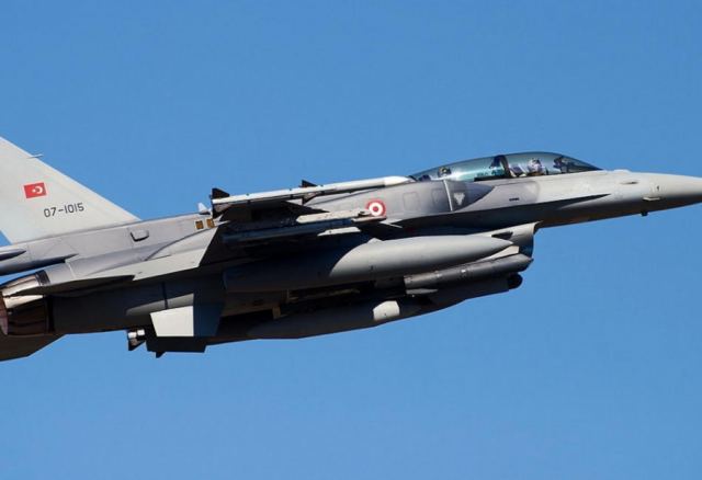 Ηurriyet: Η Τουρκία «παγώνει» τις πτήσεις των μαχητικών της πάνω από τη Συρία