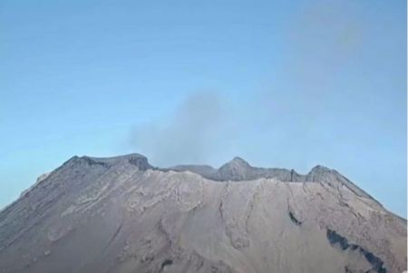 Ένα βήμα πριν εκραγεί το ηφαίστειο Ουμπίνας - Έτοιμη να κηρύξει κατάσταση έκτακτης ανάγκης η κυβέρνηση του Περού