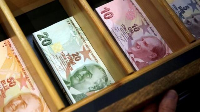 Ο οίκος Fitch υποβάθμισε το αξιόχρεο 20 τουρκικών τραπεζών