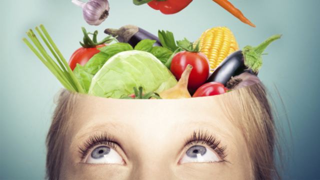 «Η δίαιτα του μυαλού»: Tι περιλαμβάνει η δίαιτα που προλαμβάνει την άνοια και το Αλτσχάιμερ;