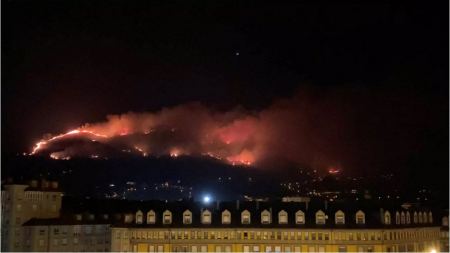 Ισπανία: Στο έλεος των εμπρηστών η χώρα – Πάνω από 100 πυρκαγιές καίνε δασικές εκτάσεις