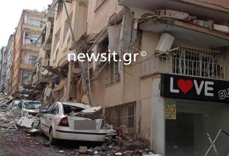 Σεισμός στην Τουρκία: Κραυγή αγωνίας από εγκλωβισμένους σε πολυκατοικία που την κρατά μία κολώνα