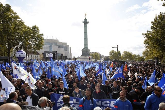 Διαδήλωση Γάλλων αστυνομικών για τις συνθήκες εργασίας τους