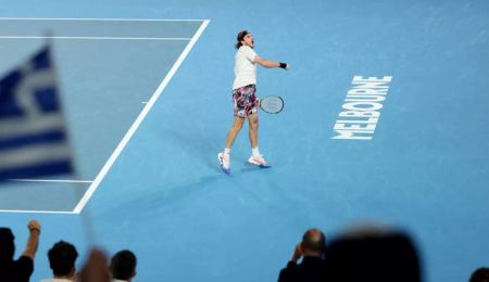 Στέφανος Τσιτσιπάς: Η ώρα του ημιτελικού με τον Χατσάνοφ στο Australian Open και ποιο κανάλι θα τον μεταδώσει