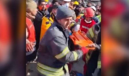 Σεισμός στην Τουρκία: Έσωσαν από τα χαλάσματα βρέφος δύο μηνών μετά από 128 ώρες – Δείτε βίντεο