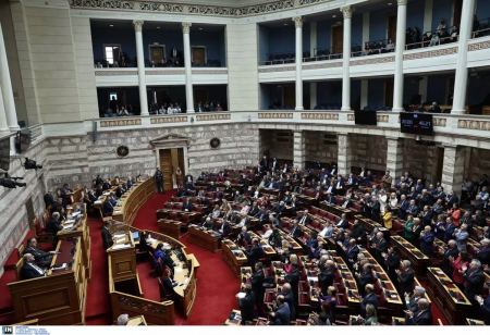 Βουλή: Κατατέθηκε η τροπολογία που απαγορεύει στο κόμμα Κασιδιάρη την κάθοδο στις εκλογές - Τι προβλέπει