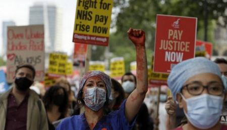 Βρετανία: Ιστορική απεργία νοσηλευτών μετά από 106 χρόνια