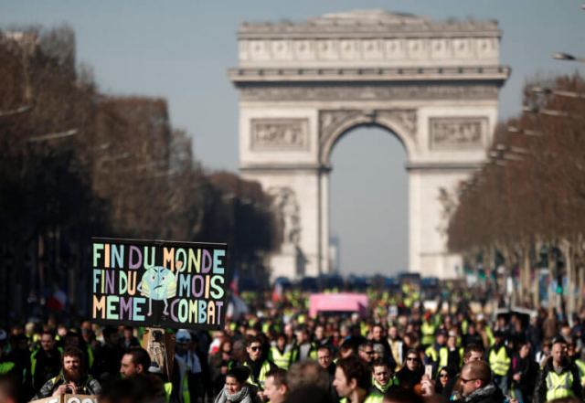 Κίτρινα Γιλέκα: Τρεις μήνες διαδηλώσεων στην Γαλλία – Νέες συγκεντρώσεις