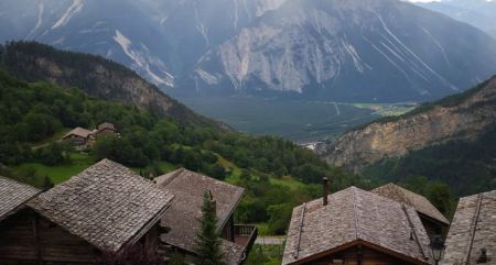 Κωμόπολη στην Ελβετία πληρώνει 50.000 λίρες για να σταματήσει τη μείωση του πληθυσμού της
