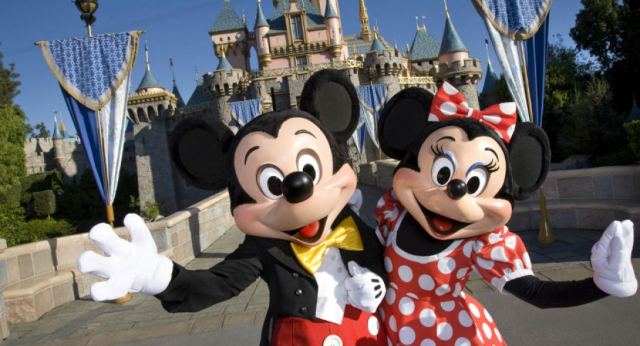 Συναγερμός στο Παρίσι: Εκκενώθηκε η Disneyland λόγω βλάβης σε... κυλιόμενη σκάλα (vid)