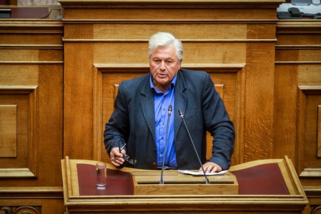 Παραιτείται σήμερα ο Θανάσης Παπαχριστόπουλος – Θρίλερ με το που θα καταλήξει η έδρα