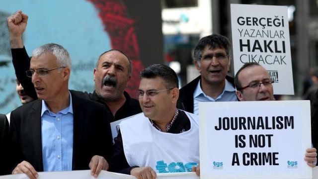 Περισσότεροι από κάθε φορά οι φυλακισμένοι δημοσιογράφοι το 2018