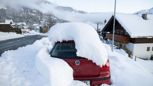 Χιονιάς στη Γαλλία: Ένας νεκρός και 300.000 νοικοκυριά χωρίς ρεύμα
