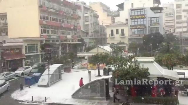 Ασθενής χιονόπτωση στη Λαμία - Που χρειάζονται αλυσίδες (ΒΙΝΤΕΟ)