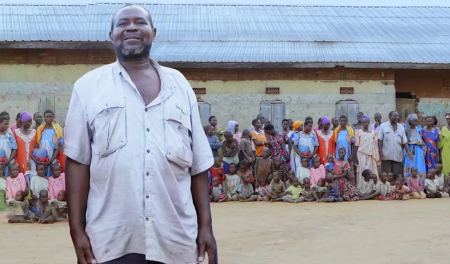 Ο 68χρονος χωρικός από την Ουγκάντα, έπειτα από 12 συζύγους, 102 παιδιά και 578 εγγόνια είπε «φτάνει πια»