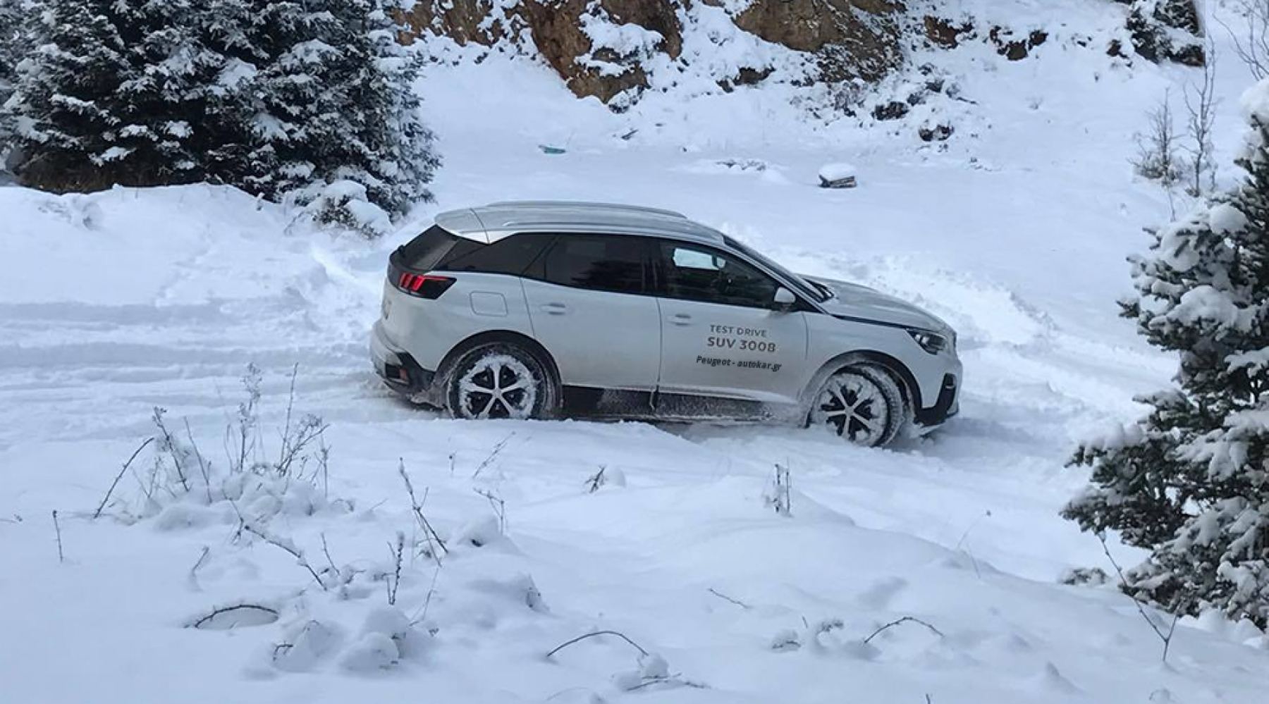 Το νέο Peugeot 3008 δεν &quot;μάσησε&quot; στους χιονισμένους δρόμους της Φθιώτιδας (ΒΙΝΤΕΟ)