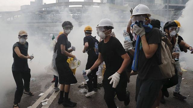 Οι διαδηλωτές βγαίνουν ξανά στους δρόμους του Χονγκ Κονγκ