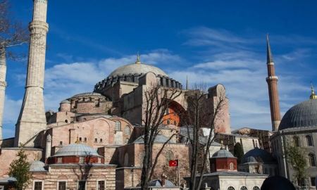 Αγία Σοφία: Δεν μπορεί να «σηκώσει» τόσους επισκέπτες, λέει Τούρκος καθηγητής