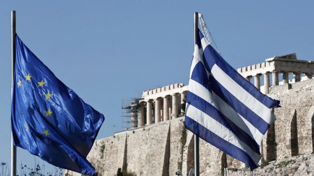 Reuters: Μειώθηκε ελαφρά το χρέος της Ελλάδας
