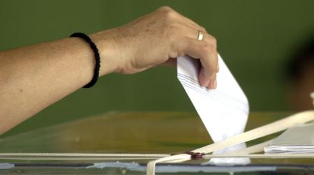 Δημοσκόπηση: Στις 7 μονάδες  η διαφορά της ΝΔ από τον ΣΥΡΙΖΑ στην πρόθεση ψήφου