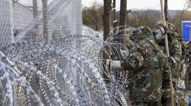 Τα Σκόπια μεγαλώνουν τον φράχτη στα σύνορα με την Ελλάδα