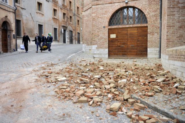 Η Ιταλία μετρά τις πληγές της μετά τον ισχυρό σεισμό – ΒΙΝΤΕΟ